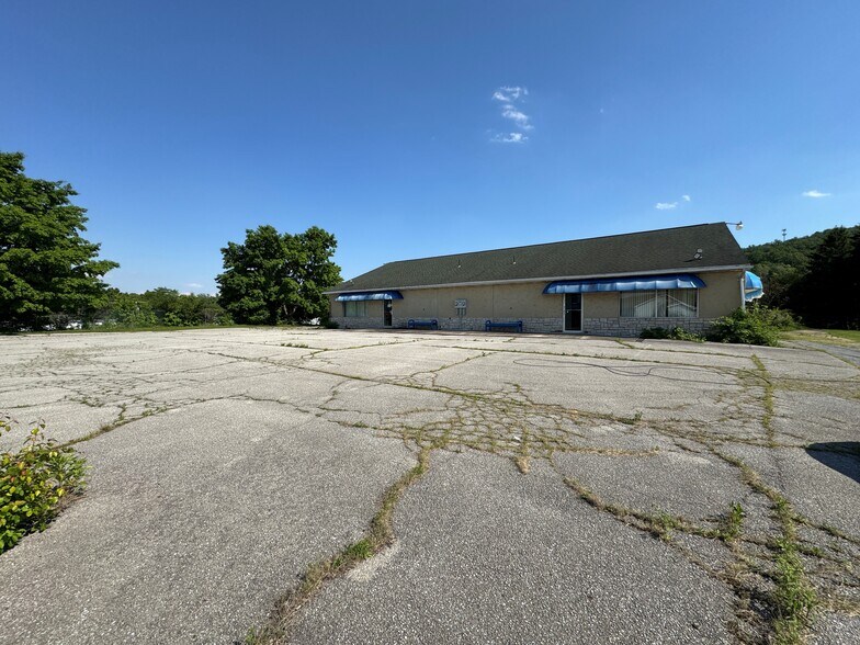 More Photos Of 1570 Robinhood Dr, Etters Land For Lease