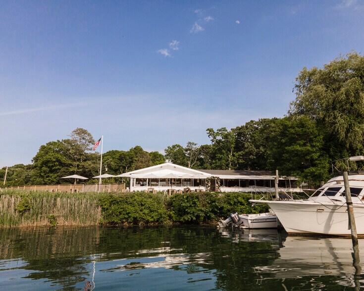 More Photos Of 313 Three Mile Harbor Rd, East Hampton Restaurant For Lease