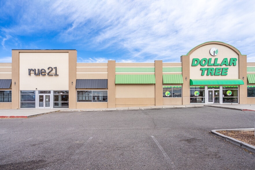 Primary Photo Of 402 Carr Ln, Espanola Freestanding For Lease