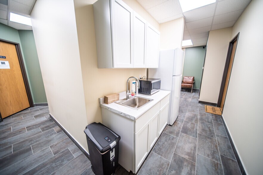 More Photos Of 3269 19th St NW, Rochester Coworking Space