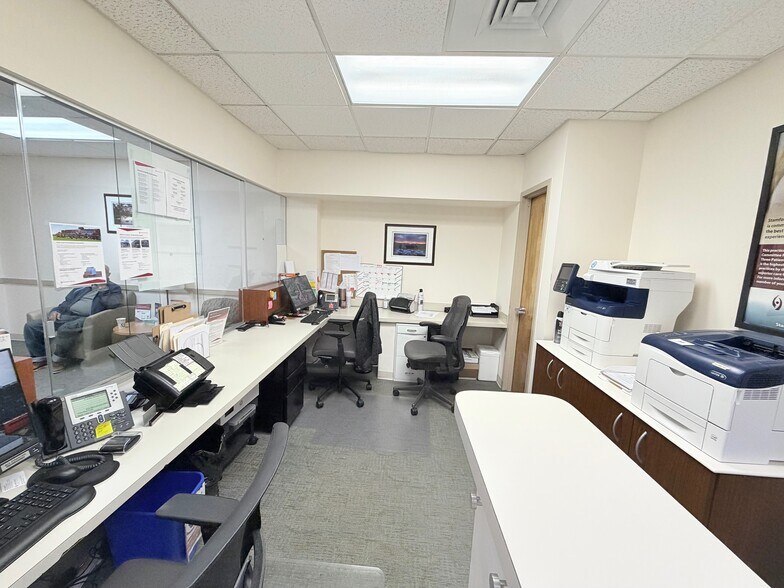 More Photos Of 1200 E Putnam Ave, Riverside Office For Lease