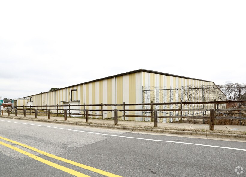 More Photos Of 62 T Kemp Rd, Louisburg Warehouse For Lease