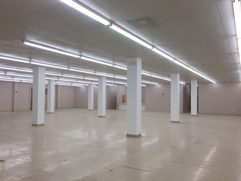 More Photos Of 6413 Johnston St, Lafayette Storefront For Lease