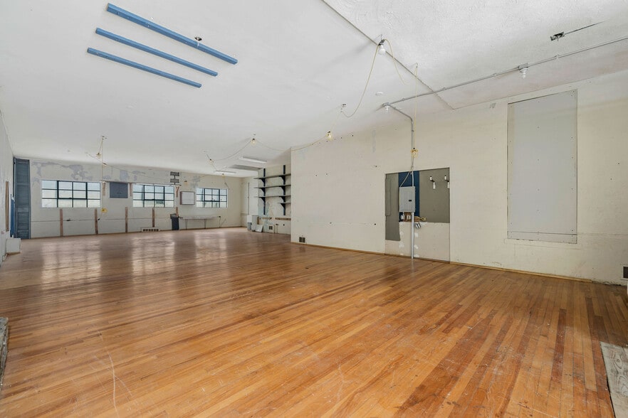 More Photos Of 1708 Logan St, Cincinnati Apartments For Lease
