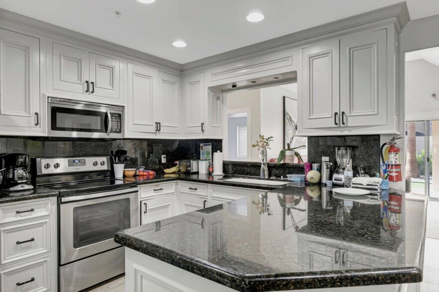 More Photos Of 15801 N 19th Pl, Phoenix Assisted Living For Sale