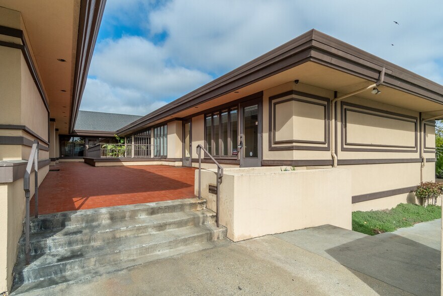 More Photos Of 400 Camino Aguajito, Monterey Office For Sale