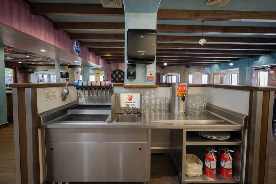 More Photos Of 11620 FM 620 N, Austin Restaurant For Sale