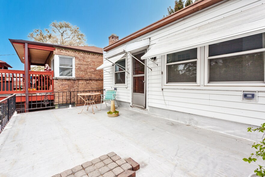 More Photos Of 2950 Central St, Evanston Storefront Retail Residential For Sale