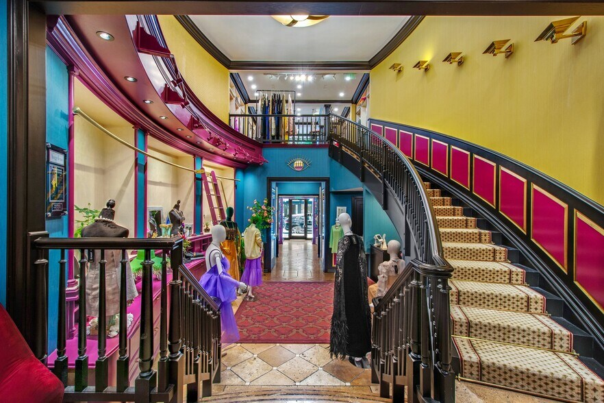 More Photos Of 9625-9647 Brighton Way, Beverly Hills Storefront Retail Office For Lease