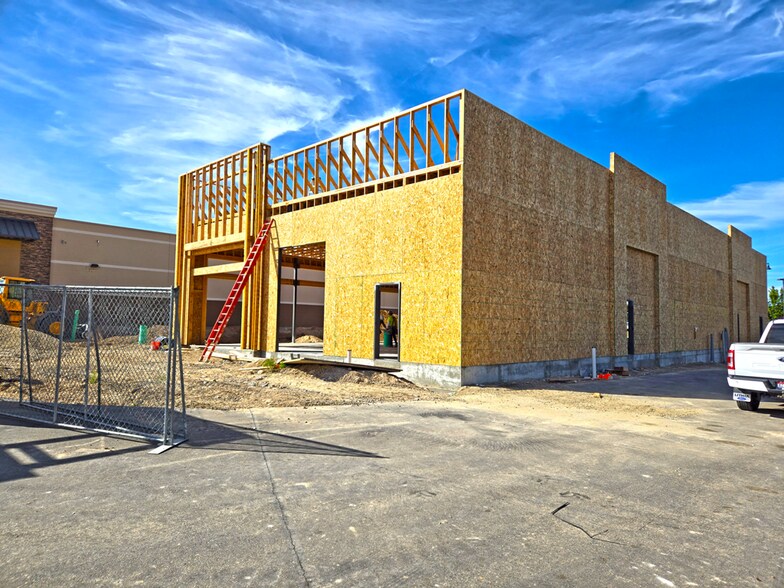 More Photos Of 1255 N Happy Valley Rd, Nampa Restaurant For Sale