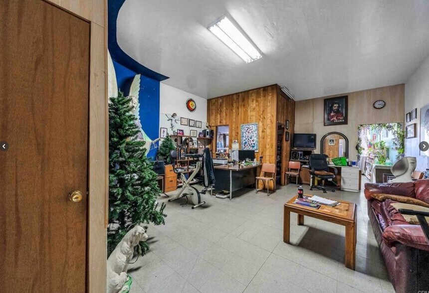 More Photos Of 2070 Santa Fe Ave, Long Beach Storefront Retail Office For Sale