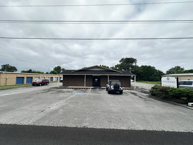 Primary Photo Of 709 Davidson St, Tullahoma Serviced Offices For Sale