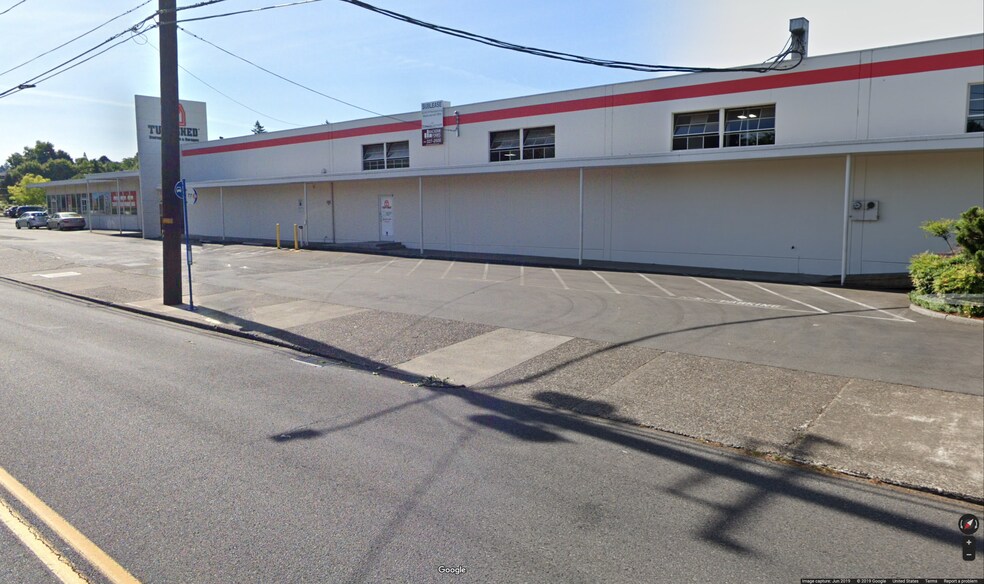 More Photos Of 6500 NE Halsey St, Portland Manufacturing For Lease