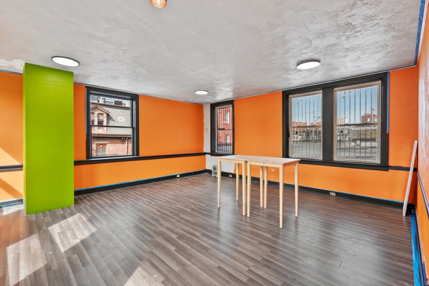 More Photos Of 1501-1503 E Carson St, Pittsburgh Restaurant For Sale