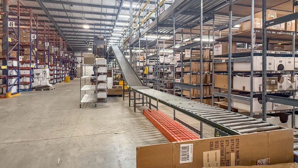 More Photos Of 8175 Dallas Dr, Kamloops Warehouse For Lease