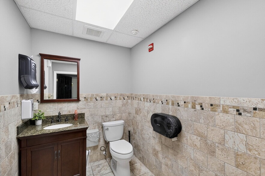 More Photos Of 80 S Mccall Rd, Englewood Office For Sale