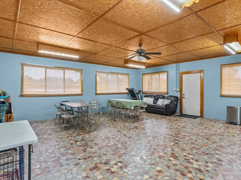 More Photos Of 901 Haven Dr, Dothan Flex For Sale