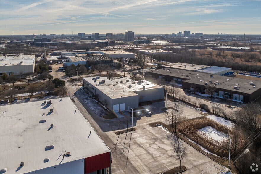 More Photos Of 2266 Palmer Dr, Schaumburg Light Manufacturing For Lease