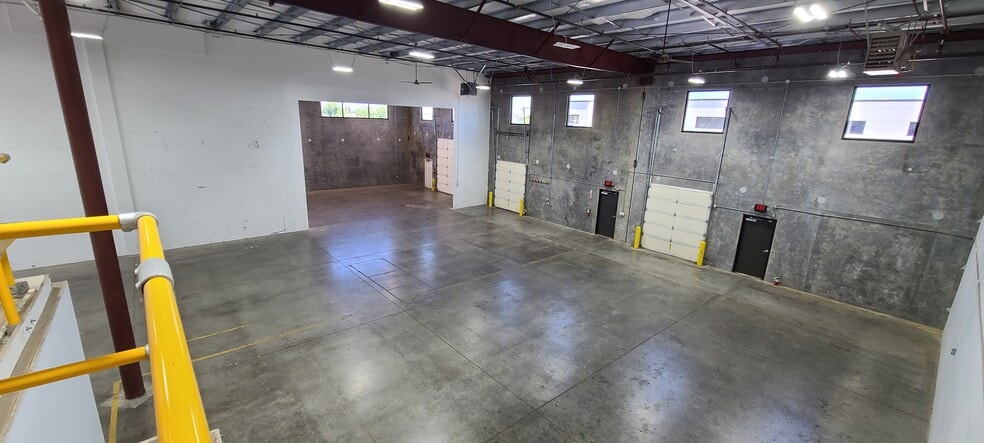 More Photos Of 2980 19th St SE, Salem Warehouse For Lease