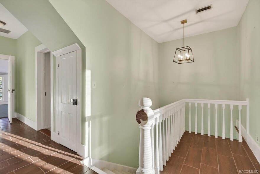 More Photos Of 125 N Main St, Hastings Restaurant For Sale