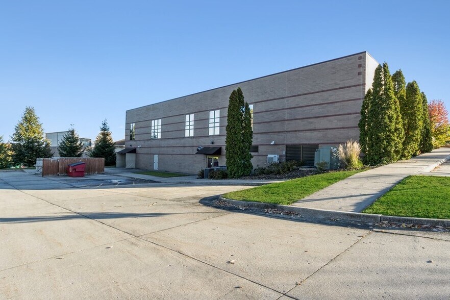 More Photos Of 2834 Northgate Dr, Iowa City Office For Lease
