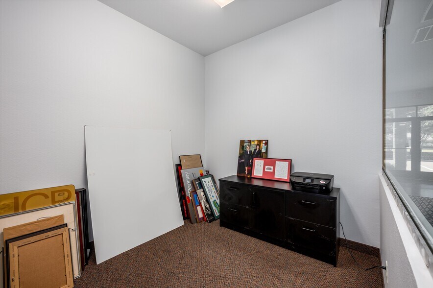 More Photos Of 6513 Preston Rd, Plano Medical For Sale