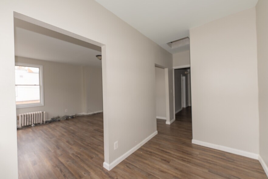 More Photos Of 117 N Lake Ave, Albany Storefront Retail Residential For Sale