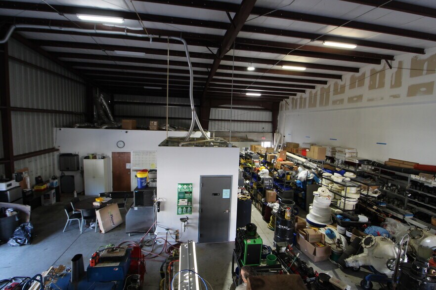 More Photos Of 3230 E 59th Dr, Bradenton Distribution For Lease