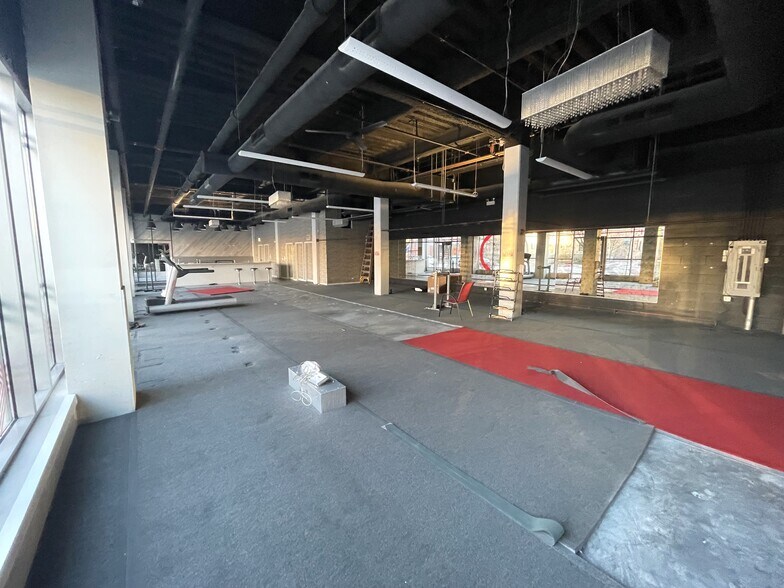 More Photos Of 3600 N Halsted St, Chicago Apartments For Lease