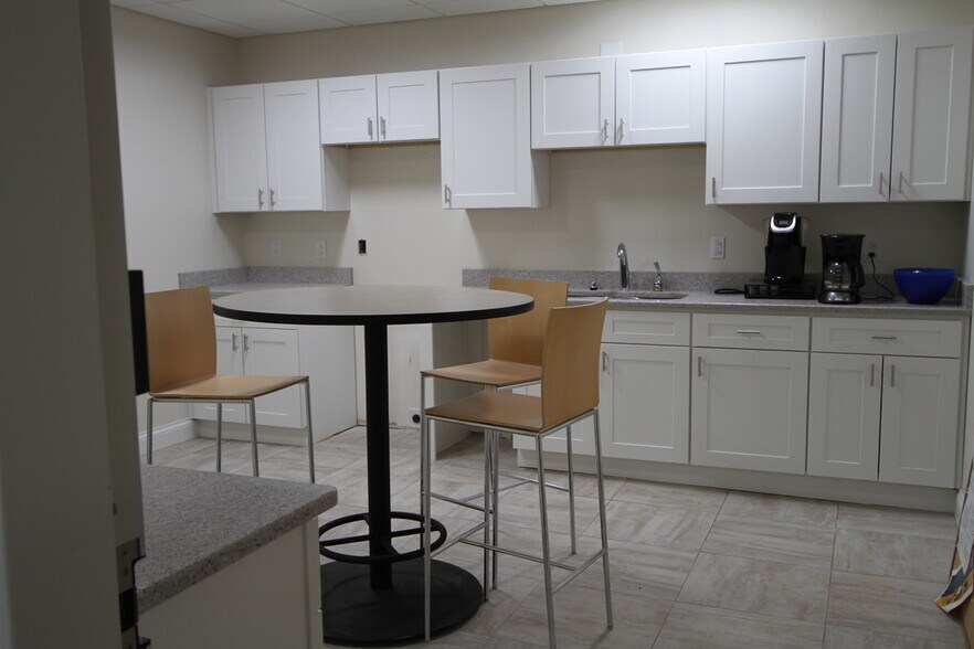 More Photos Of 2441 Production Dr, Indianapolis Loft Creative Space For Lease