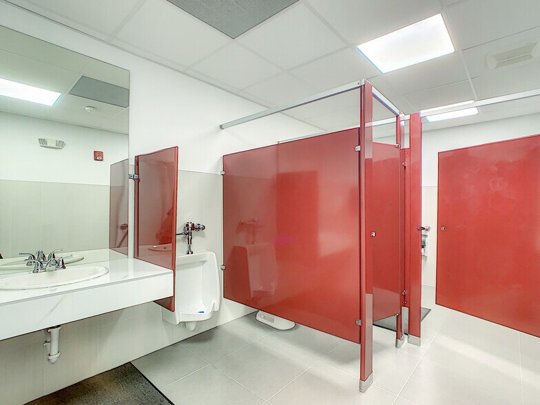 More Photos Of 777 SE 20th St, Fort Lauderdale Loft Creative Space For Lease