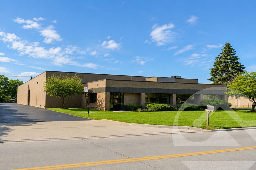 Primary Photo Of 2904 Bond St, Rochester Hills Warehouse For Lease