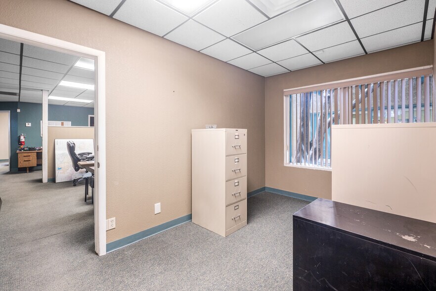 More Photos Of 760 S Stapley Dr, Mesa Office For Lease