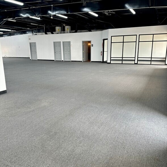 More Photos Of 3215-3235 S Southwest Loop 323, Tyler Unknown For Lease