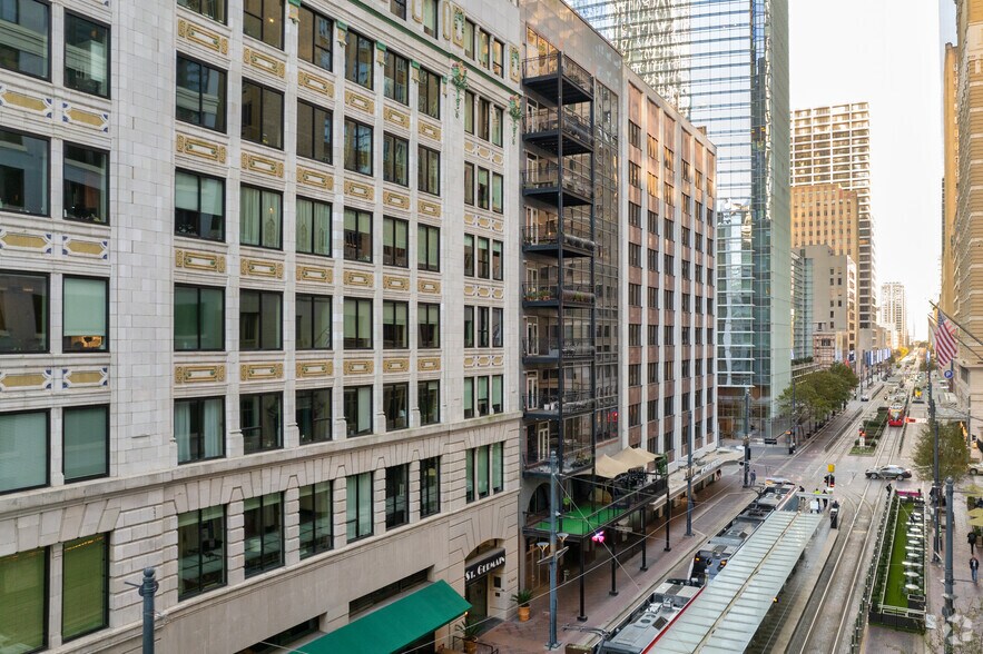 More Photos Of 705 Main St, Houston Apartments For Sale