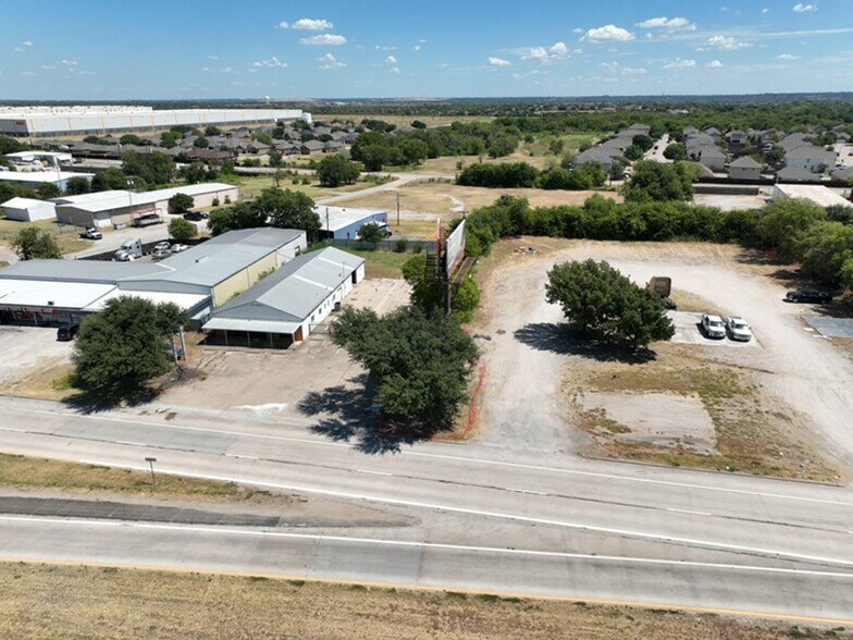 More Photos Of 10409 South Fwy, Fort Worth Industrial For Lease