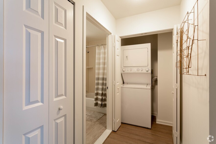 More Photos Of 1 Van Der Donck St, Yonkers Apartments For Lease