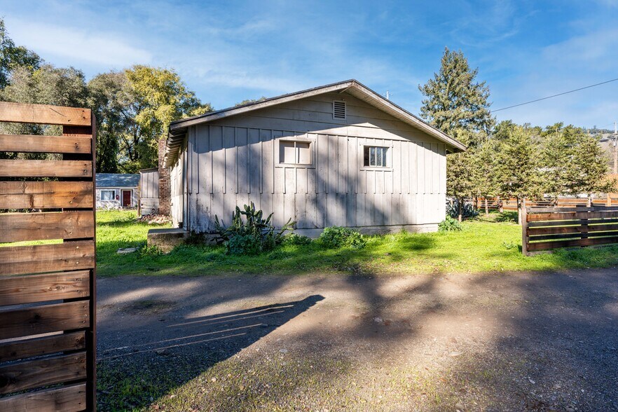 More Photos Of 8660-8684 Highway 128 Hwy, Philo Flex For Sale