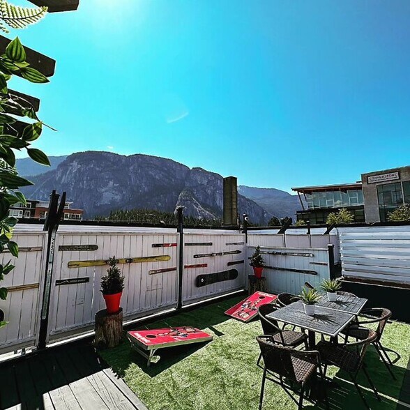 More Photos Of 38005 Cleveland Ave, Squamish Hotel For Sale
