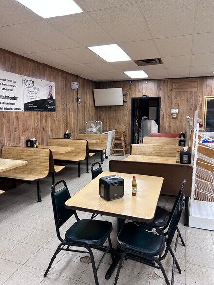 More Photos Of 614 N Central Ave, Billings Storefront For Sale