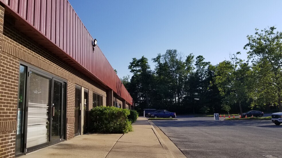 More Photos Of 6656 Dobbin Rd, Columbia Unknown For Lease