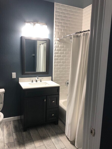 More Photos Of 2075 Baldwin Ave, Oroville Flex For Lease
