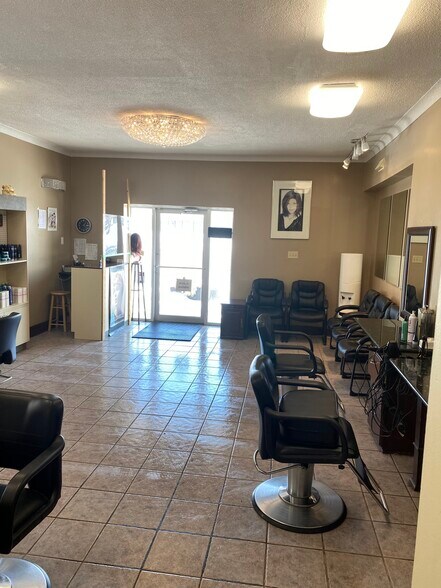 More Photos Of 455 Hazeldean Rd, Ottawa General Retail For Sale