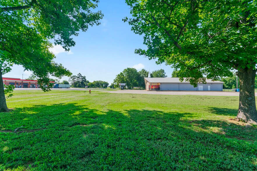 More Photos Of 650 S Doctor M Roper Pky, Bullard Religious Facility For Sale