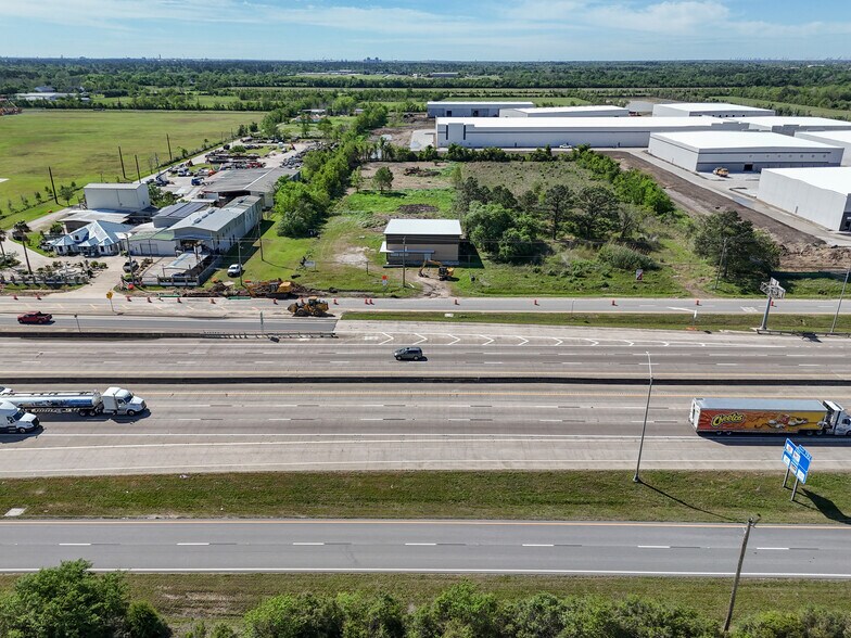 More Photos Of 7304 I-10 E, Baytown Storefront Retail Office For Sale