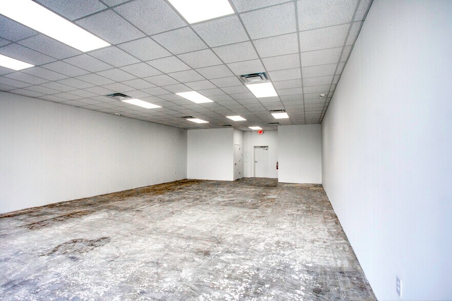More Photos Of 1904 E Osceola Pky, Kissimmee Storefront Retail Office For Lease