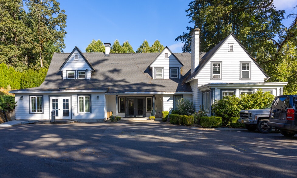 More Photos Of 20255 Willamette Dr, West Linn Specialty For Sale