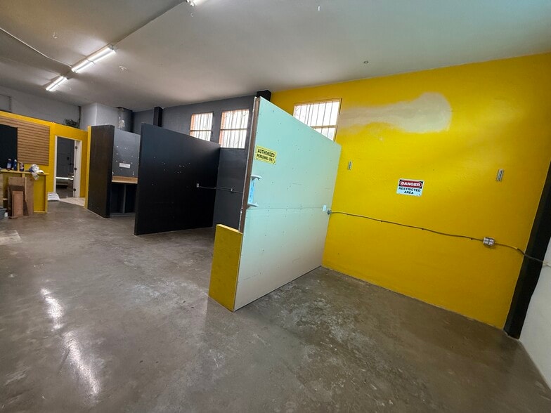 More Photos Of 3780 Mission Blvd, San Diego General Retail For Lease