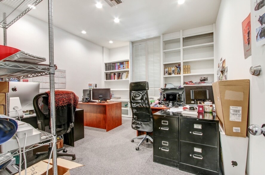 More Photos Of 110 N Doheny Dr, Beverly Hills Office For Sale