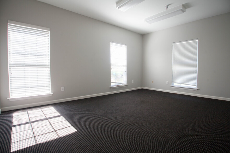 More Photos Of 3326 Aspen Grove Dr, Franklin Medical For Lease